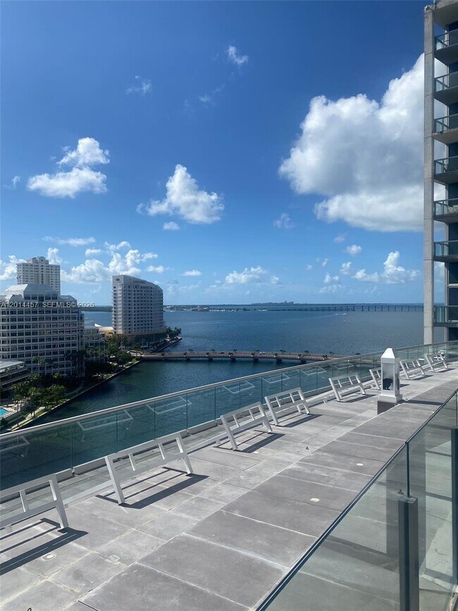 Building Photo - 475 Brickell Ave