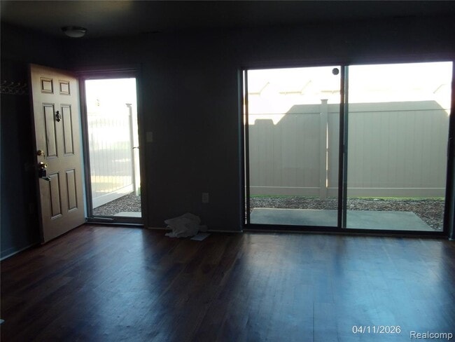 Building Photo - 50450 Bay Run N