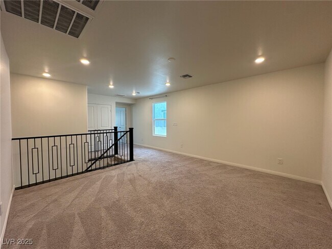 Building Photo - 6988 Sylmar Ave