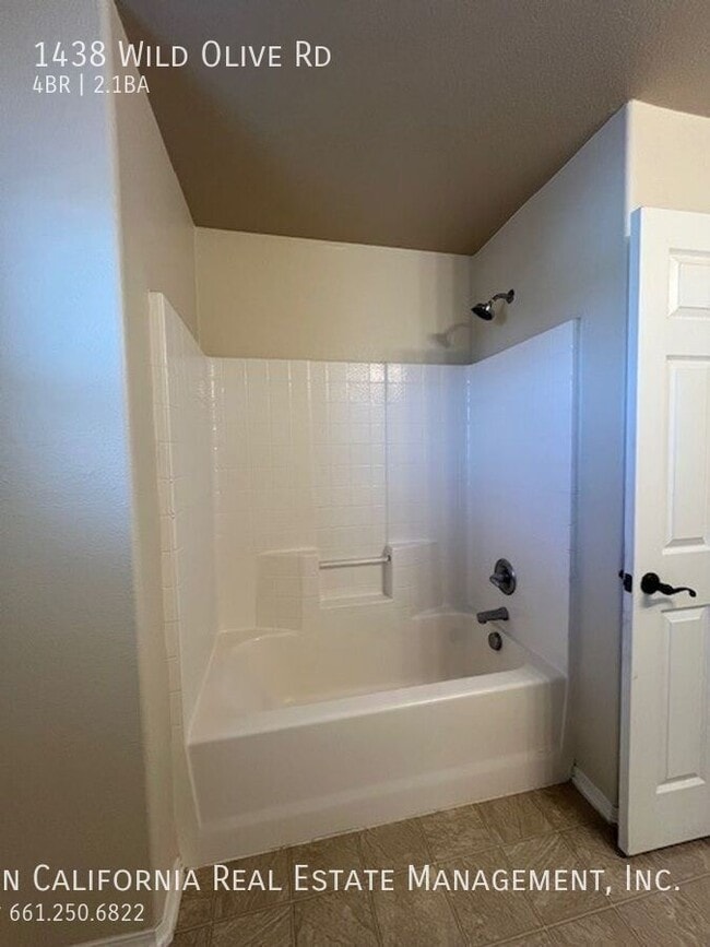 Building Photo - 1438 Wild Olive Rd