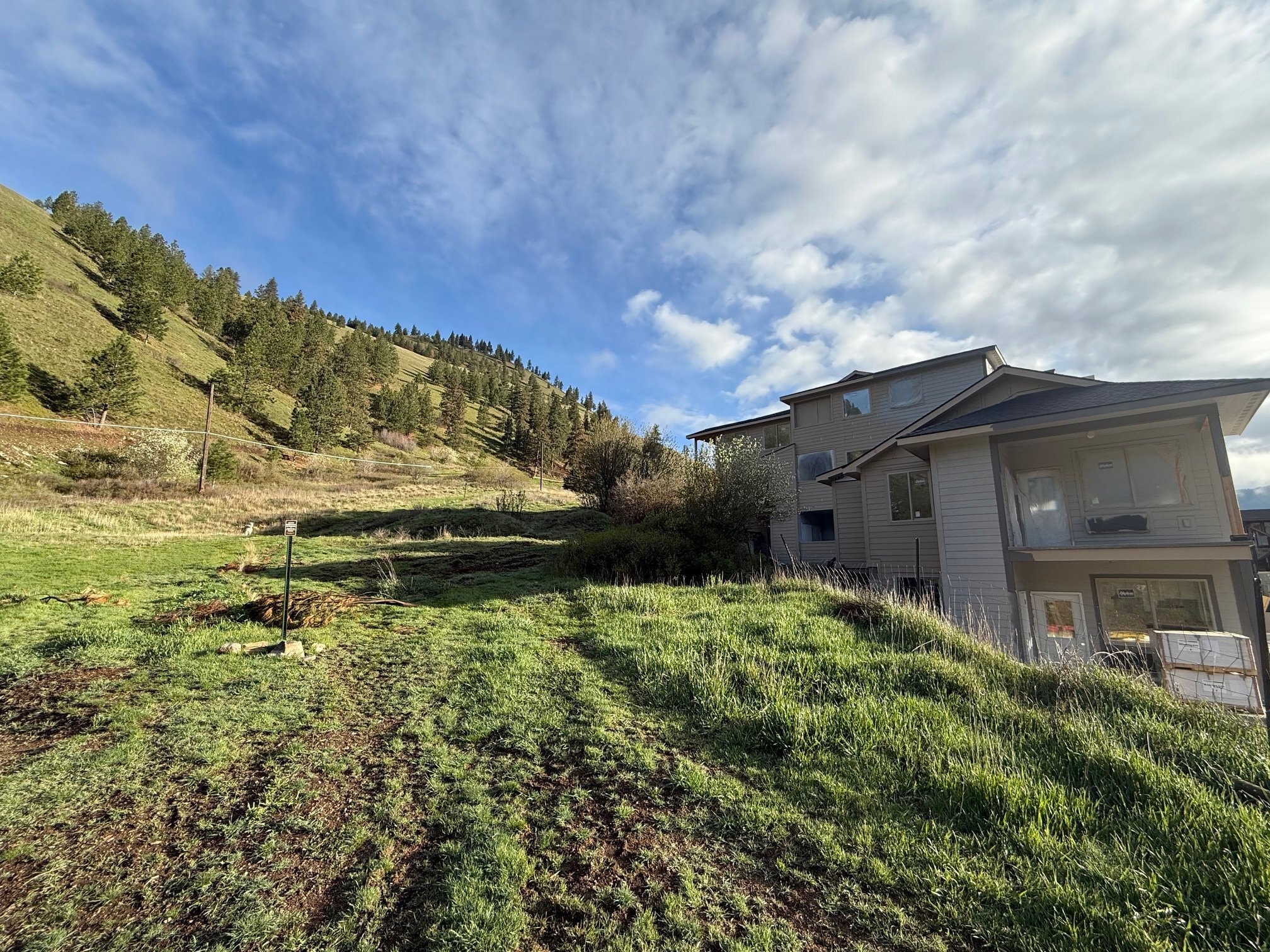 Building Photo - 648 Highton St