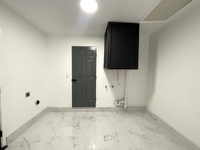 Building Photo - 5304 Monte Pl