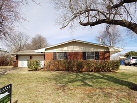 Building Photo - 2817 Orlando Rd