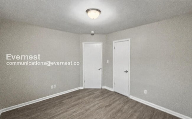 Building Photo - 1024 4th Ave W