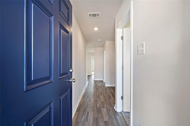 Building Photo - 15708 Del Norte Dr