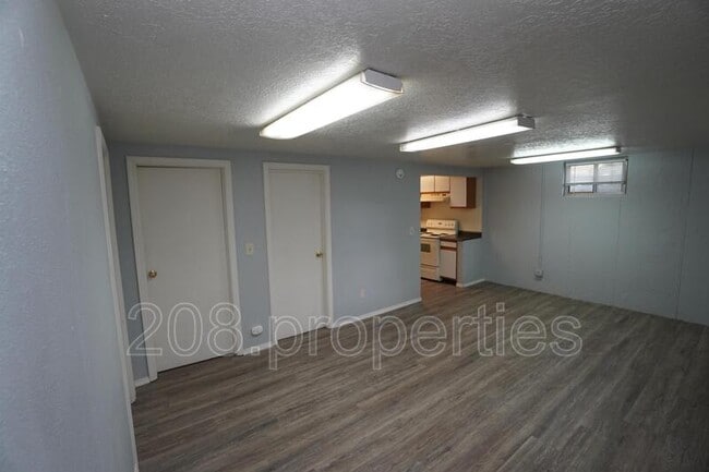 Building Photo - 1229 S Lincoln Ave