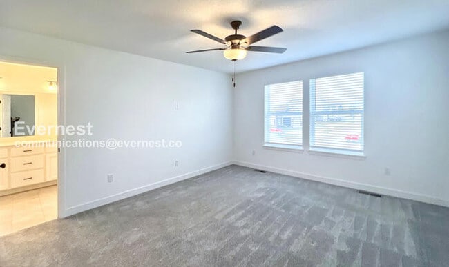 Building Photo - 27605 E Red Fox St