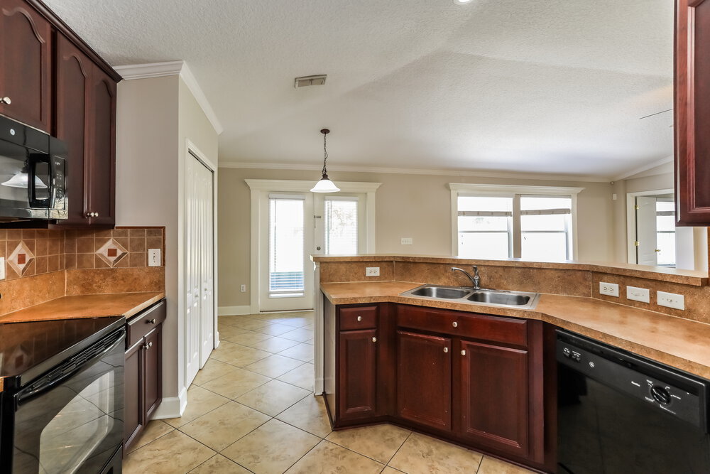 Building Photo - 2732 Woodsdale Dr