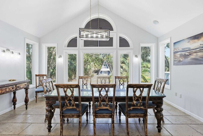 Building Photo - 6 Ibis St