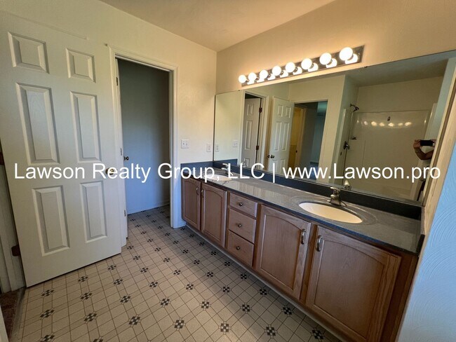 Building Photo - Beautiful Four Bedroom Home in "The Groves...
