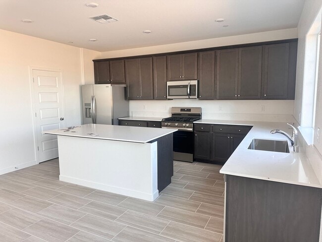 Building Photo - 1/2 off first full months rent with possession by 4/17/2026