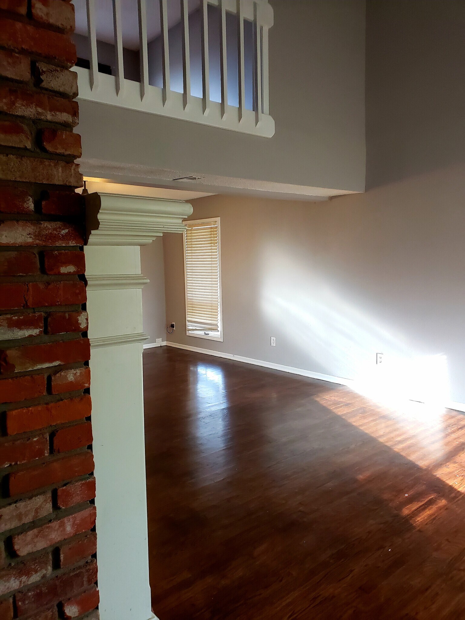 Building Photo - 6 NE 62nd Pl