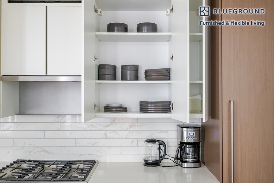 Building Photo - 390 Harrison Ave