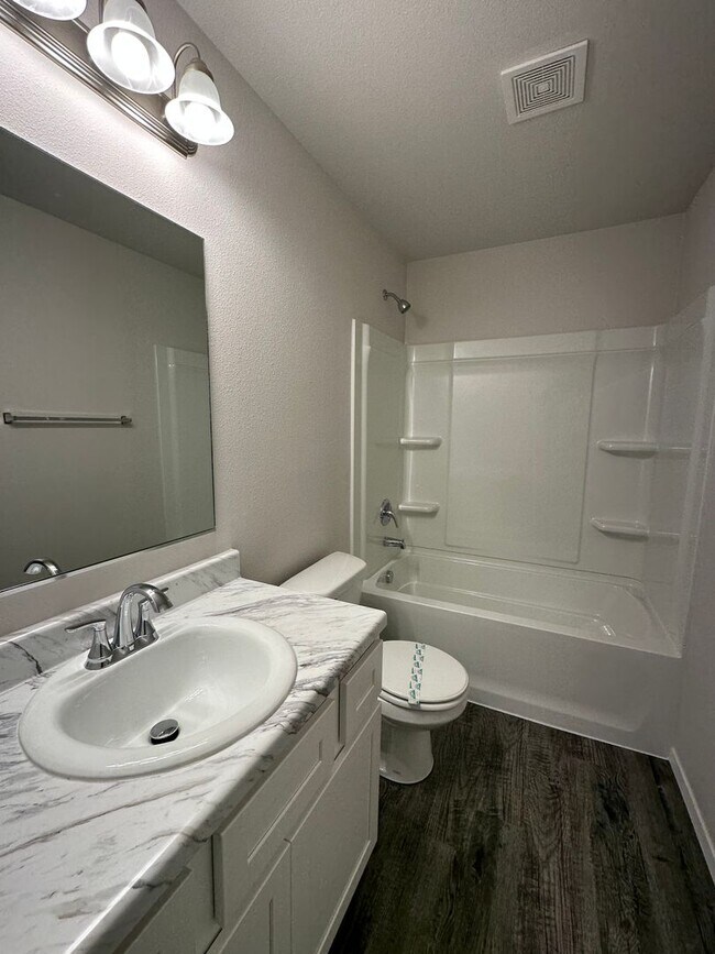 Building Photo - PRELEASING NOW | 3 Bed, 2 Bath Home with Open Layout in East Village
