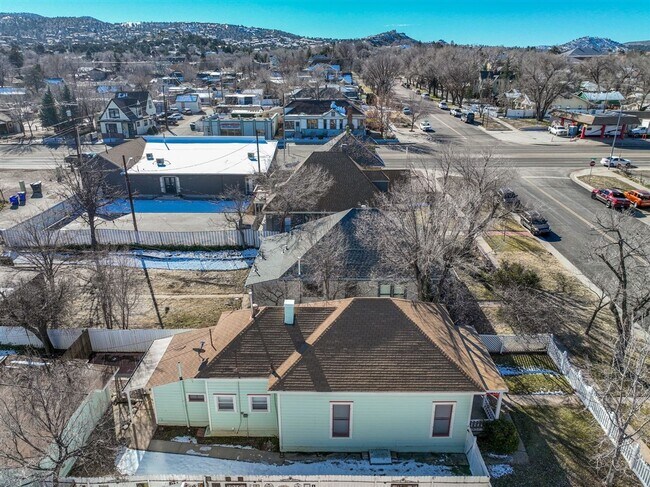 Building Photo - 313 N Mt Vernon Ave