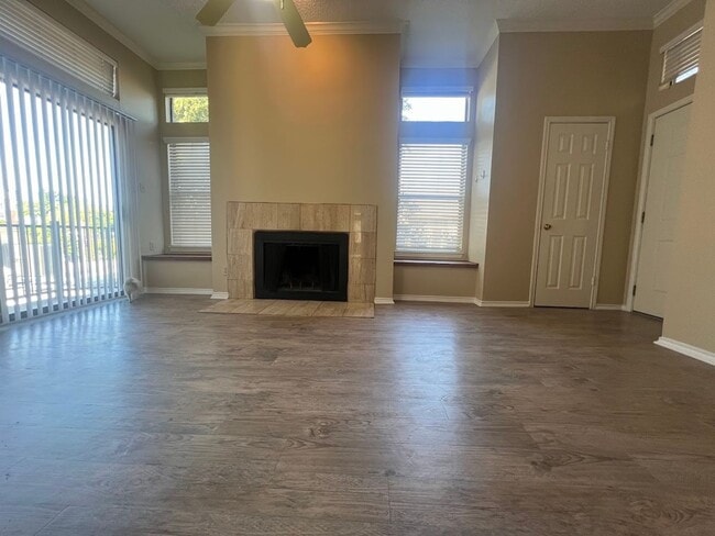 Building Photo - K624 - Wedgewood # 301