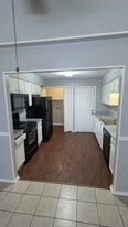 Building Photo - 711 Hillcrest Ct