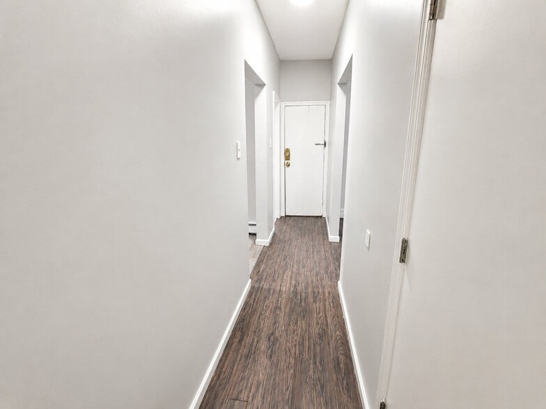 Building Photo - 175 Woodside Ave