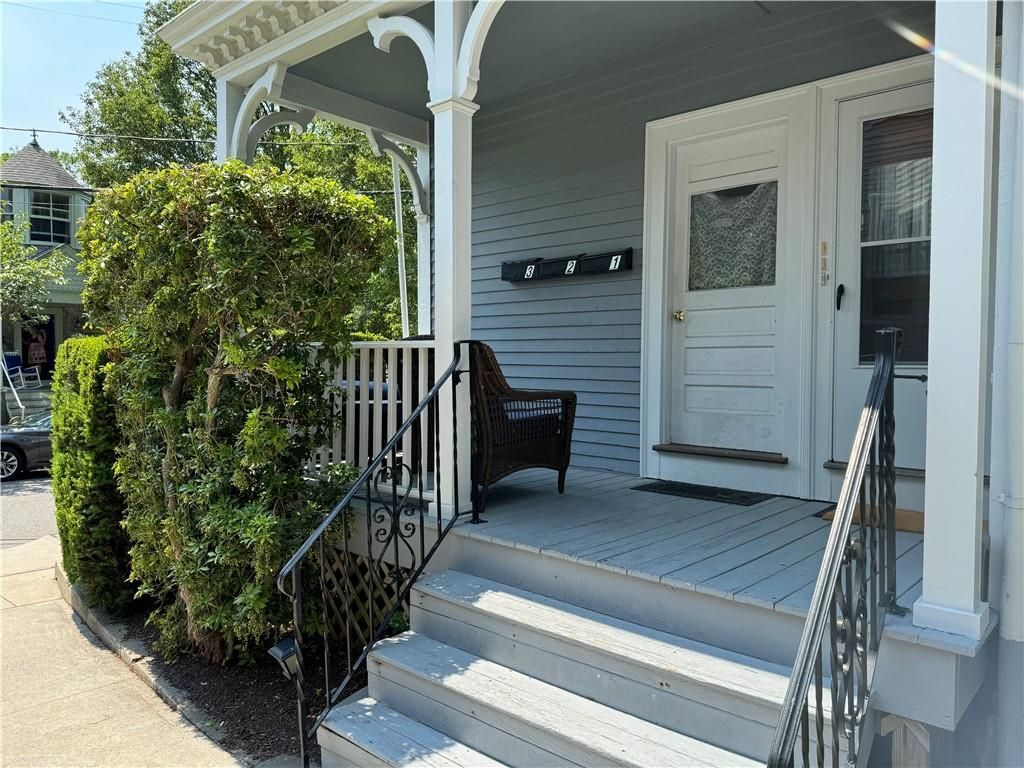 Building Photo - 26 Ayrault St