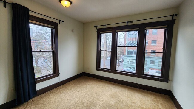 Building Photo - 1634 NW Everett St