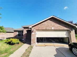 Building Photo - 10032 Daly Dr
