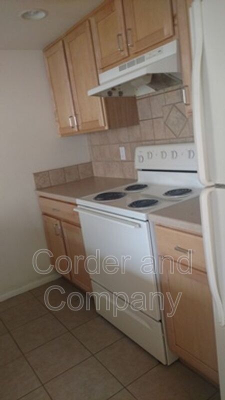 Building Photo - 13226 Candelaria Rd NE