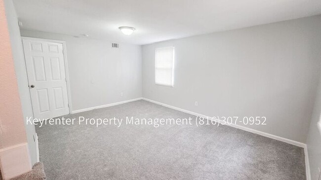 Building Photo - 1010 S Osage St