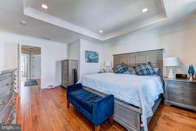 Building Photo - 10 Manchester Dr