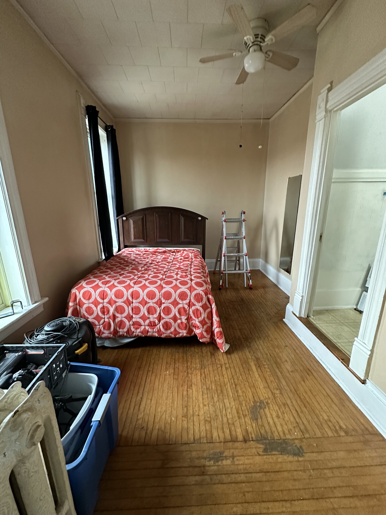 Bedroom - 301 N Commercial St