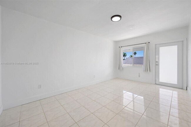Building Photo - 550 NE 82nd Terrace