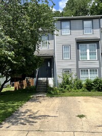Building Photo - 733 Farnham Pl