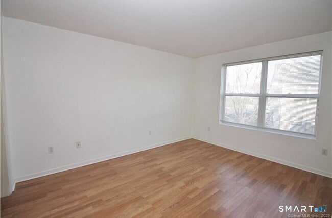 Building Photo - 37 Summersweet Dr