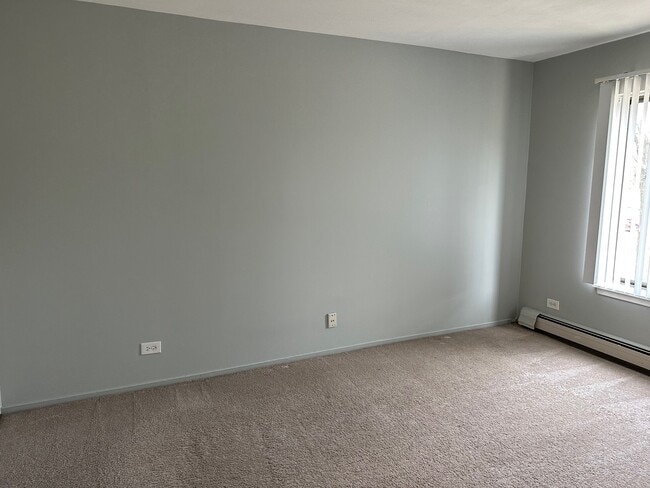 Building Photo - 1931 Prairie Square