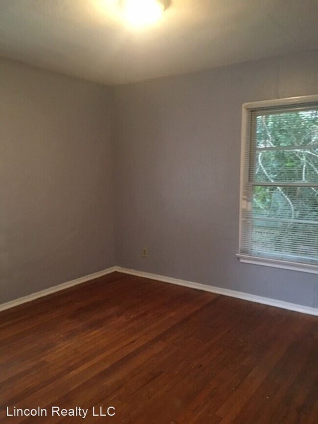 Building Photo - 3 br, 2 bath House - 701 W. Alden Ave