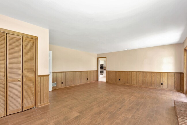 Building Photo - 119 Rio Pinar Dr