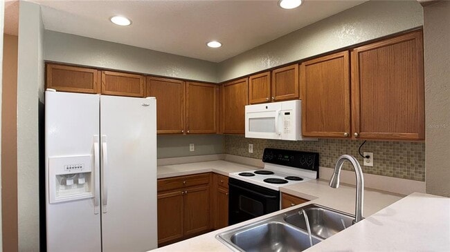 Building Photo - 717 Westwinds Dr