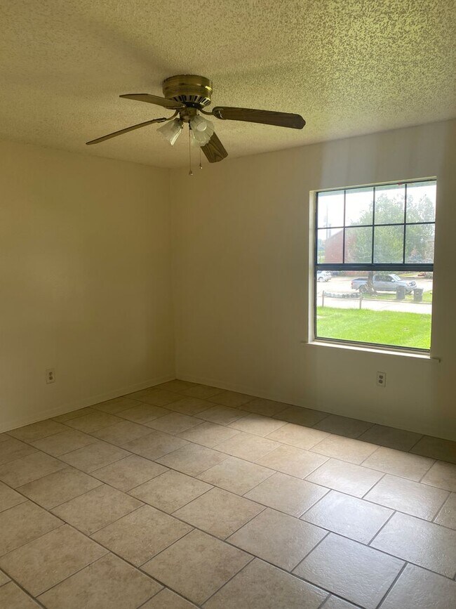 Building Photo - 1658 Starboard Dr