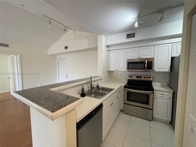 Building Photo - 6851 SW 44th St