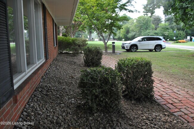 Building Photo - 2706 Lime Kiln Ln