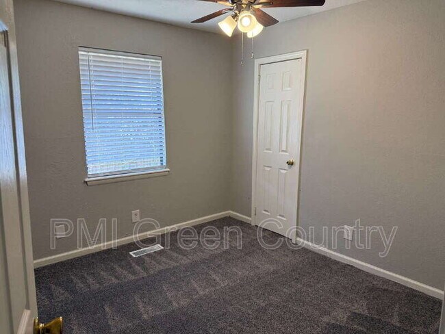 Building Photo - 12429 E 11th Ct