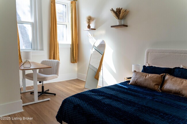 Building Photo - 1135 S 1st St