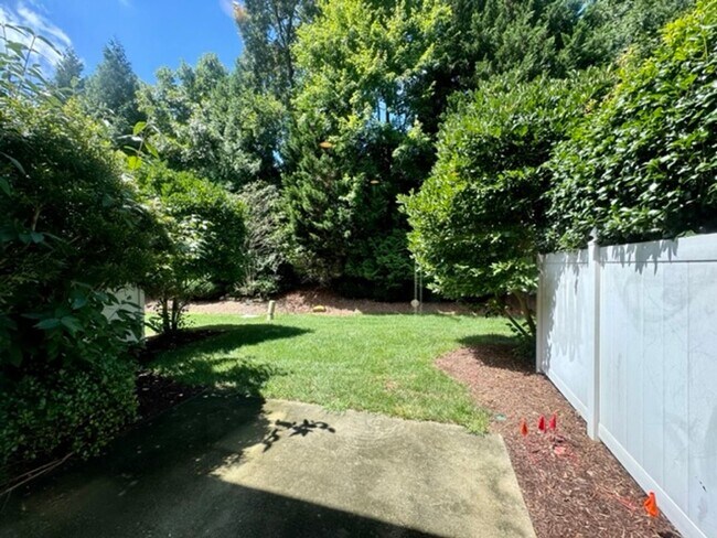 Building Photo - 213 Chateau Pl