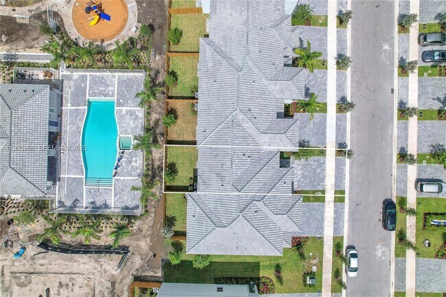 Building Photo - 12002 NW 47th Manor