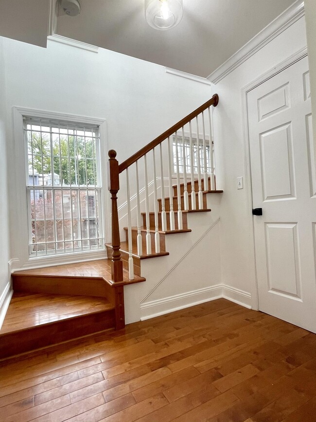 Building Photo - 1656 Kramer St NE