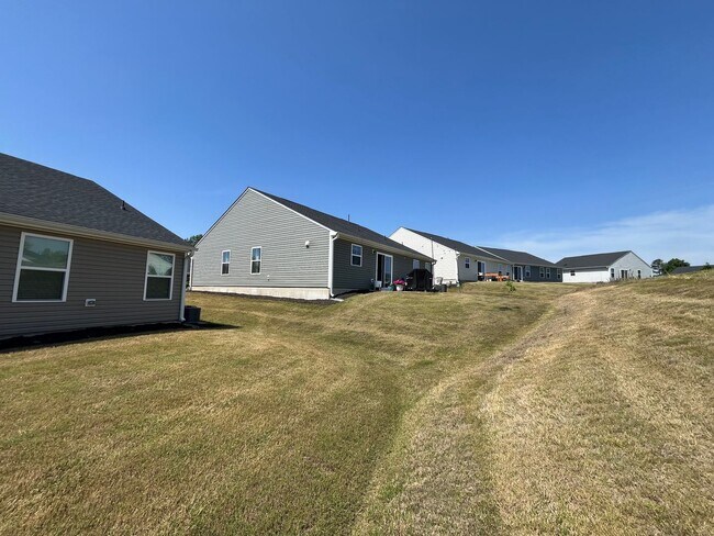 Building Photo - Charming 3BD, 2BA Fuquay Varina Home with Easy Access to Downtown Fuquay-Varina and Raleigh