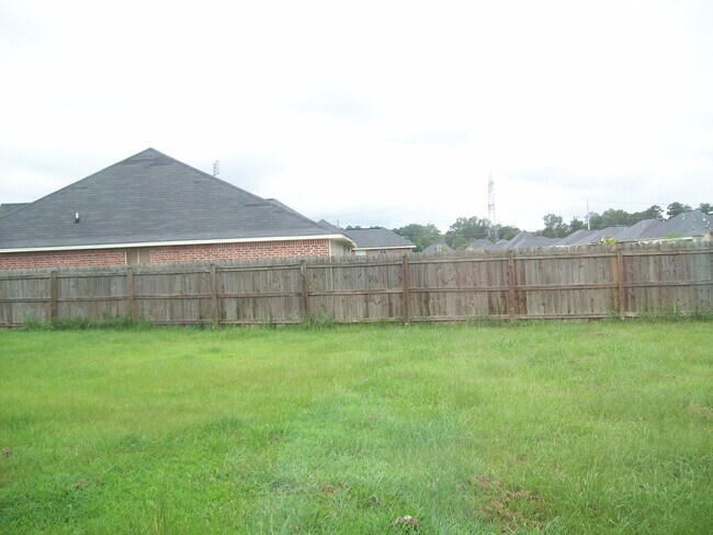 Building Photo - 26043 Wimbledon Dr