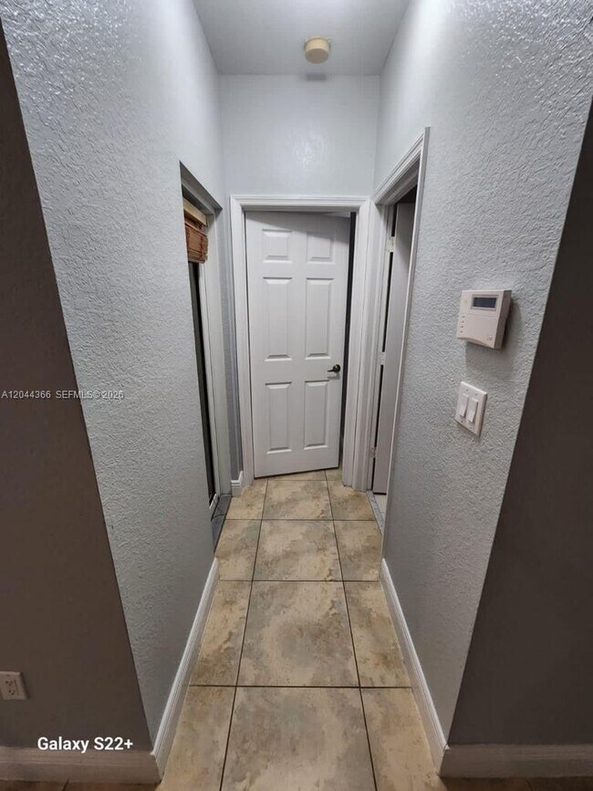 Building Photo - 3187 SW 143rd Pl