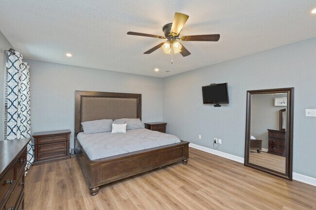 Building Photo - 615 St Martin Cove