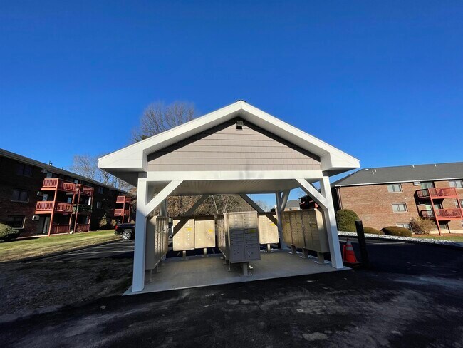 Building Photo - 99 Powers St