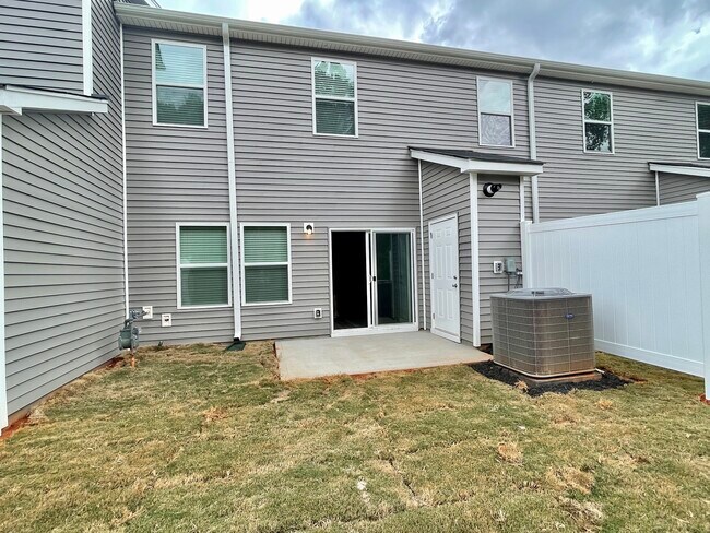 Building Photo - 614 Reese Ln